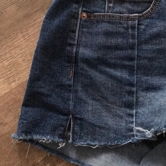 Old Navy boyfriend short, 3” inseam - Picture 3 of 5